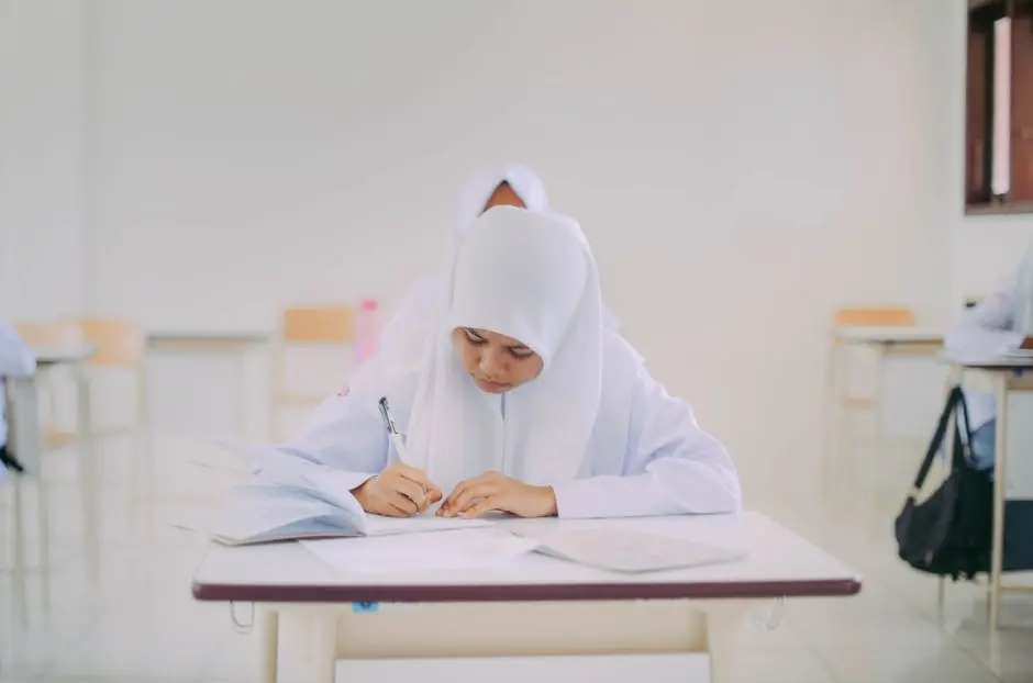 alt deskriptif Indonesia